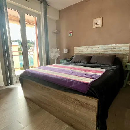 Climatise, 2 Pieces Avec Terrasse, Parking Prive, Proche Et Commerces - Fr-1-226b-178