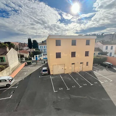 Apartment Climatise, 2 Pieces Avec Terrasse, Parking Prive, Proche Et Commerces - Fr-1-226b-178
